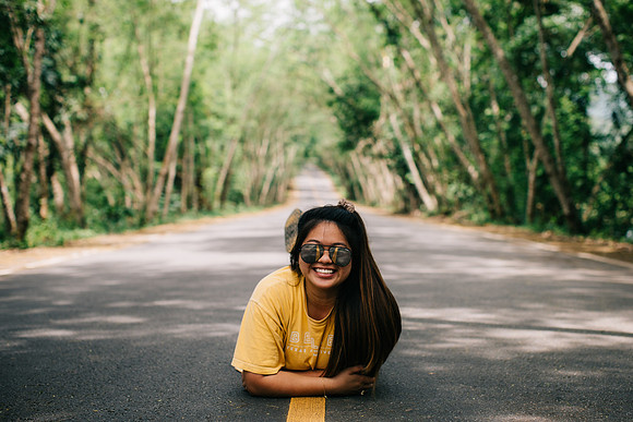 yellow is a fun color on roads